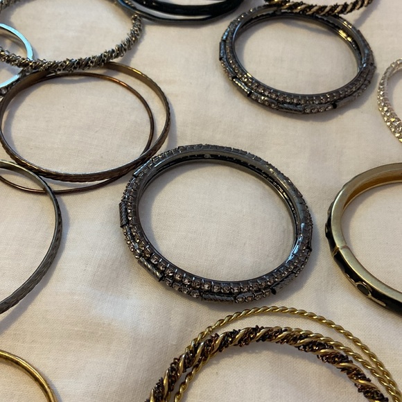 Bracelets - Picture 6 of 9